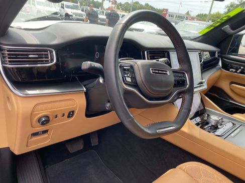 Used 2025 Jeep Grand Wagoneer Series III w/ Rear Seat Video Group 1 AWD/4WD image 27