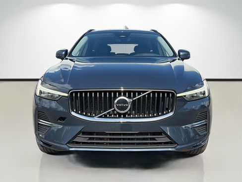 Used 2023 Volvo XC60 B5 Core AWD/4WD image 8