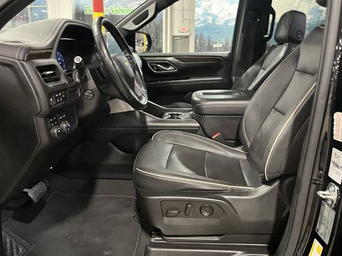 Used 2023 Chevrolet Suburban Premier image 10