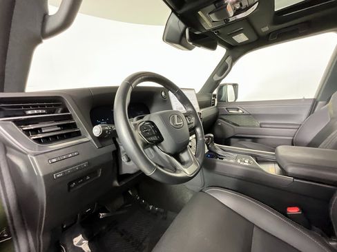 Used 2024 Lexus GX 550 image 15