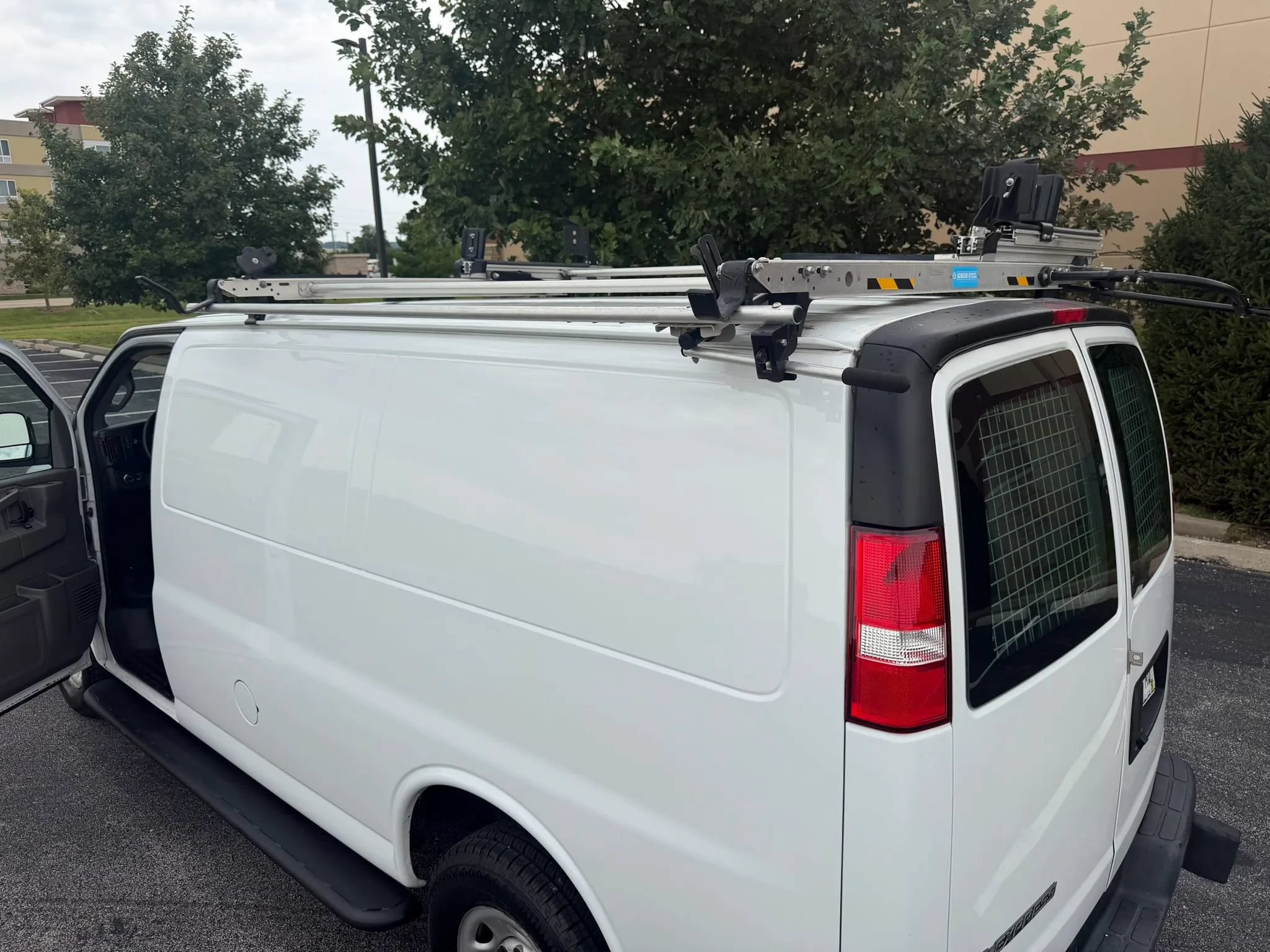 Used 2020 GMC Savana 2500 w/ Driver Convenience Package RWD image 16