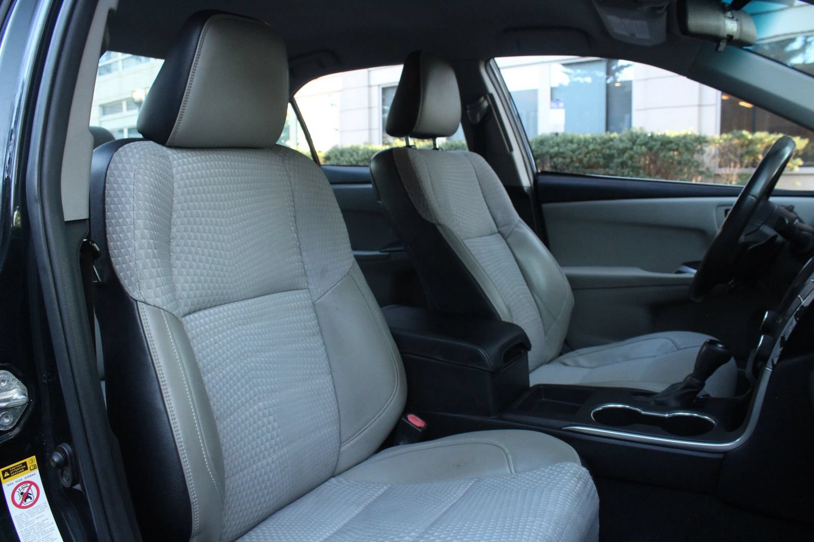 Used 2015 Toyota Camry SE FWD image 26