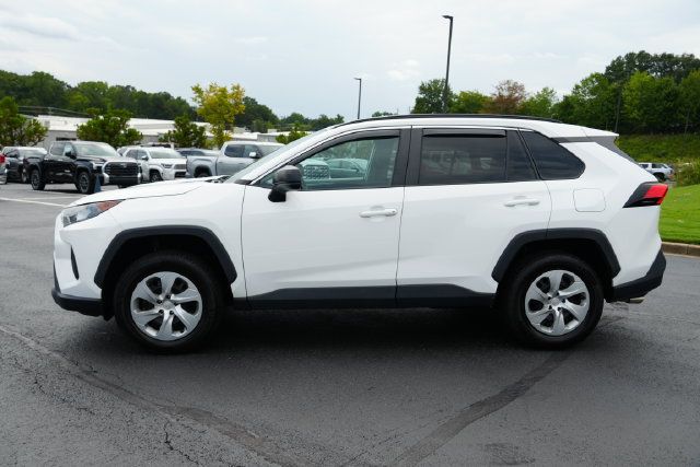 Used 2021 Toyota RAV4 LE FWD image 4