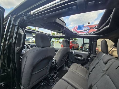 Used 2018 Jeep Wrangler Unlimited Sport S AWD/4WD image 26