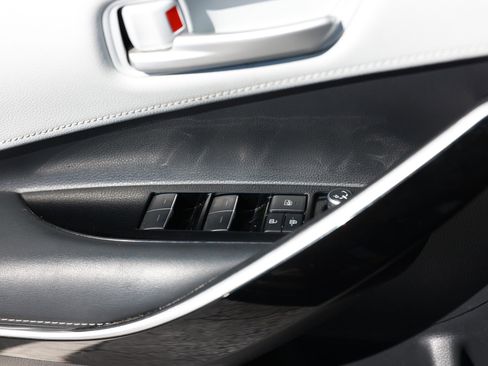 Used 2021 Toyota Corolla XSE image 48