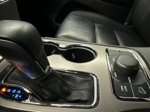 Used 2021 Jeep Grand Cherokee Limited w/ Premium Lighting Group AWD/4WD image 29