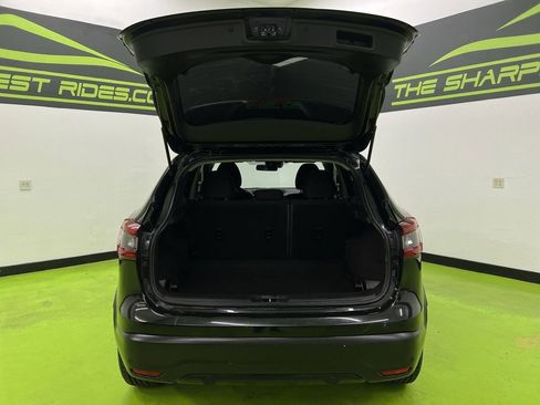 Used 2020 Nissan Rogue Sport S image 17