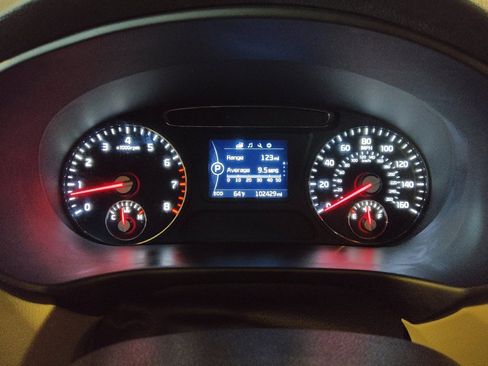 Used 2016 Kia Sorento LX image 23