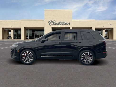 Used 2024 Cadillac XT6 Sport w/ Platinum Package image 8