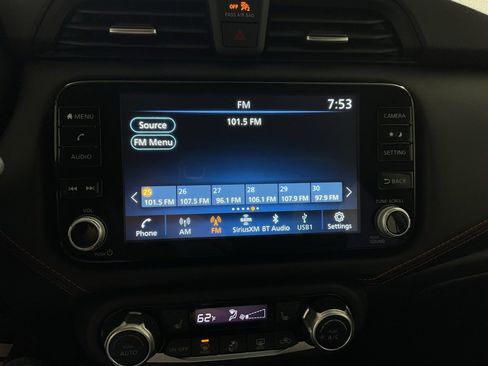 Used 2025 Nissan Versa SR image 21