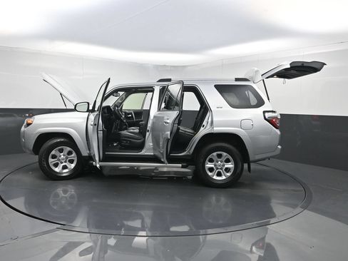 Used 2023 Toyota 4Runner SR5 Premium w/ Moonroof Package RWD image 37
