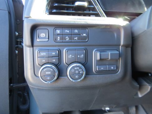 Used 2025 Chevrolet Tahoe Z71 w/ Z71 Off-Road Package image 20