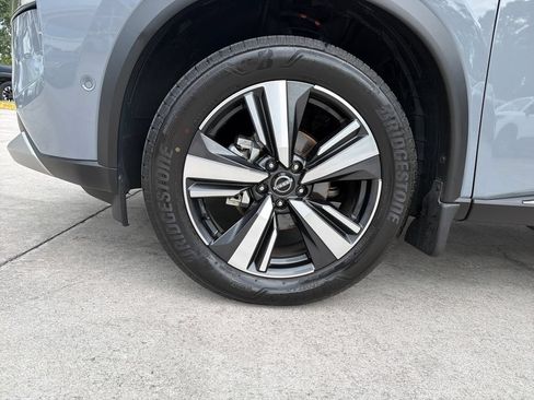 Certified 2023 Nissan Rogue Platinum w/ Platinum Premium Package FWD image 12