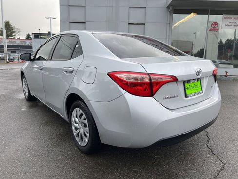 Used 2018 Toyota Corolla LE image 6