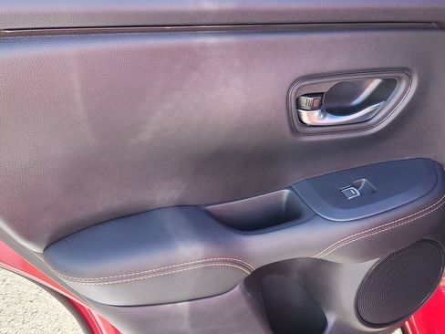 Used 2025 Honda HR-V Sport image 12