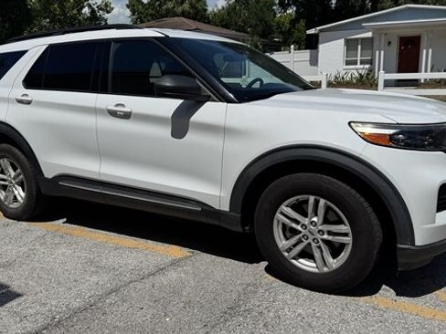Used 2020 Ford Explorer XLT AWD/4WD image 5