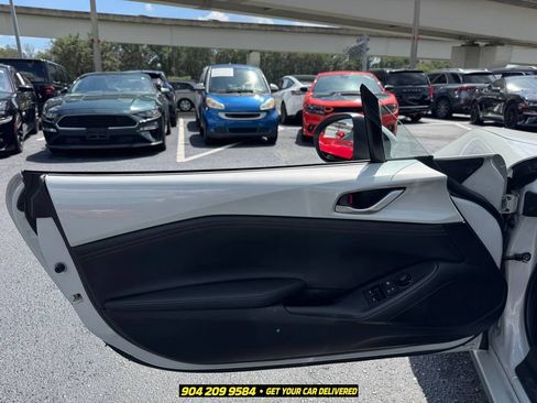 Used 2016 MAZDA MX-5 Miata Grand Touring RWD image 19