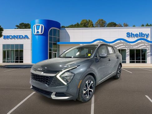 Used 2023 Kia Sportage EX image 4