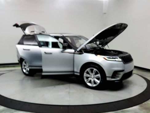 Used 2019 Land Rover Range Rover Velar R-Dynamic SE AWD/4WD image 9