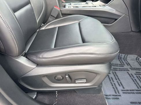 Used 2023 Ford Explorer XLT w/ Equipment Group 202A image 14