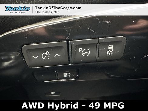 Used 2022 Toyota Prius LE image 15