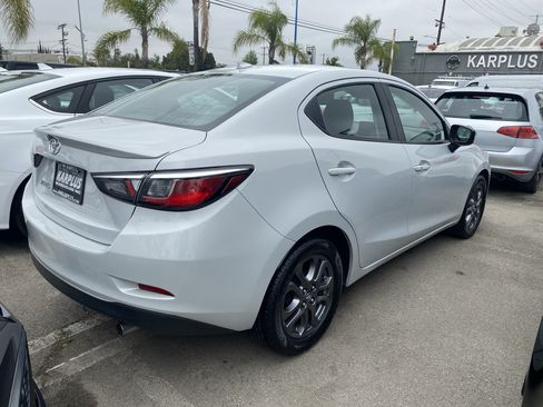 Used 2019 Toyota Yaris LE FWD image 8