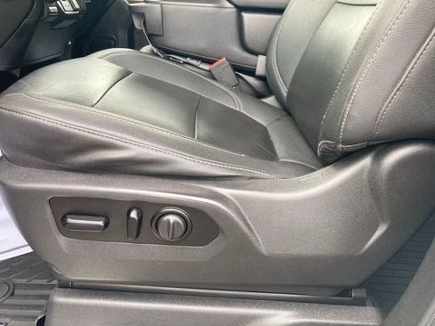 Used 2021 Chevrolet Silverado 1500 LT AWD/4WD image 4