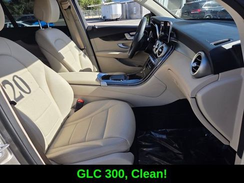 Used 2020 Mercedes-Benz GLC 300 image 17
