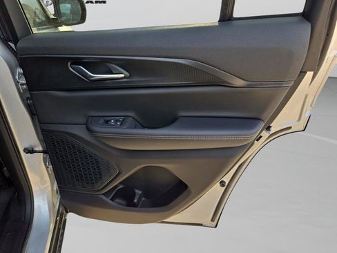 New 2025 Jeep Grand Cherokee Altitude RWD image 27