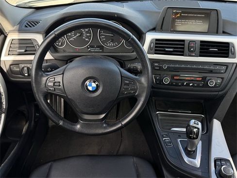 Used 2014 BMW 320i xDrive Sedan image 11