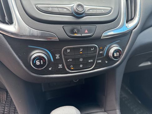 Used 2023 Chevrolet Equinox LT image 26