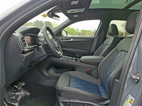 New 2026 Volkswagen Atlas Cross Sport SEL Premium R-Line AWD/4WD image 9