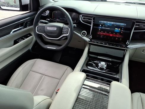 Used 2022 Jeep Wagoneer Series II w/ Premium Group I image 27