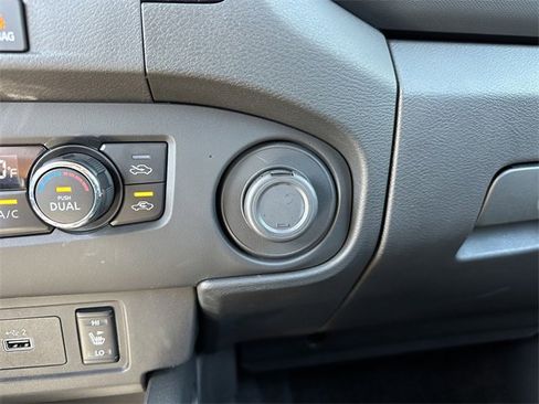 Used 2024 Nissan Frontier SL w/ Technology Package image 22