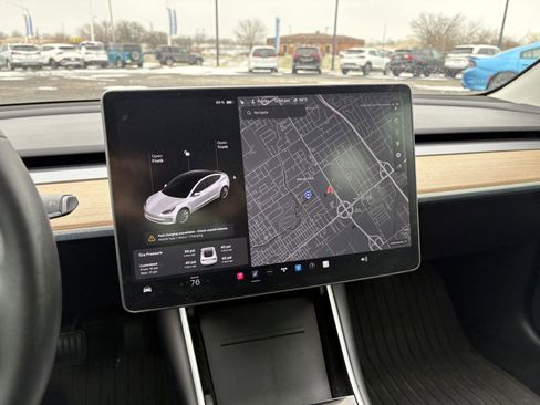 Used 2018 Tesla Model 3 Long Range image 16