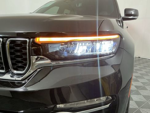 Used 2023 Jeep Grand Cherokee Limited w/ Luxury Tech Group II image 8