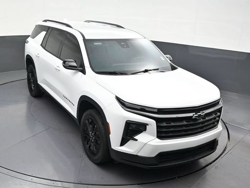 Used 2025 Chevrolet Traverse LT w/ Midnight/Sport Edition FWD image 22