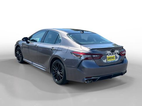 Used 2024 Toyota Camry XSE FWD image 3