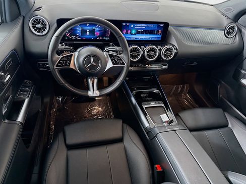 Used 2025 Mercedes-Benz GLA 250 4MATIC image 17