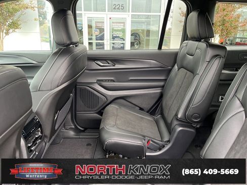 New 2025 Jeep Grand Cherokee L Altitude image 15