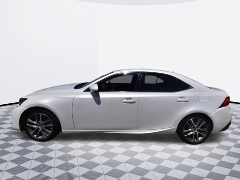 Used 2019 Lexus IS 300 RWD image 2