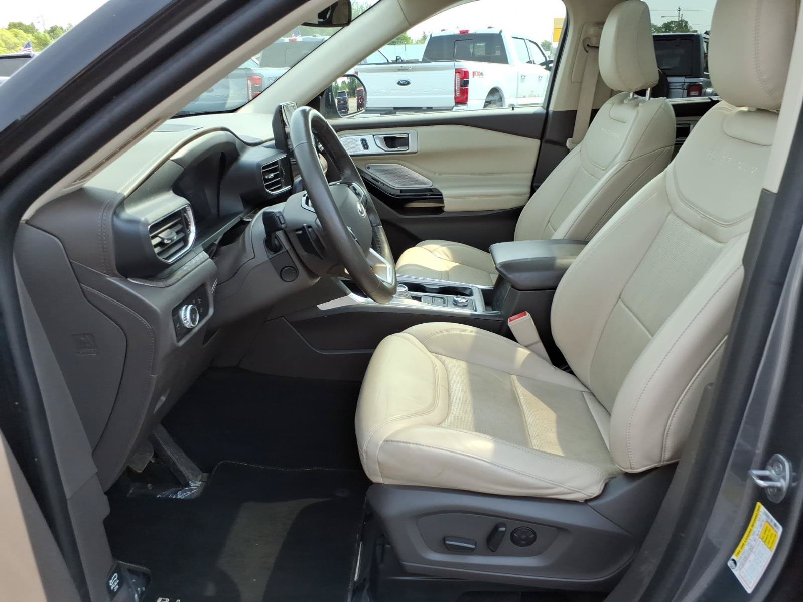Used 2021 Ford Explorer Platinum w/ Equipment Group 601A AWD/4WD image 13