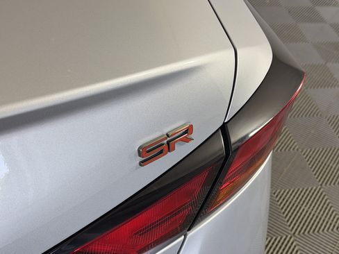 Used 2024 Nissan Altima 2.5 SR FWD image 16