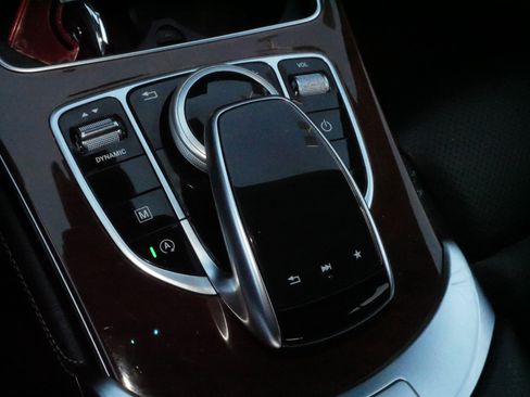 Used 2017 Mercedes-Benz GLC 300 4MATIC image 28