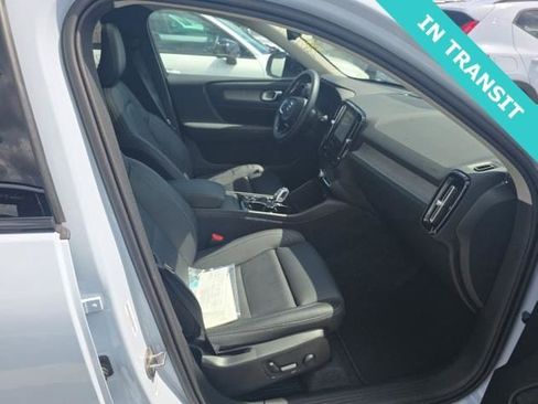 Used 2026 Volvo XC40 B5 Plus AWD/4WD image 3