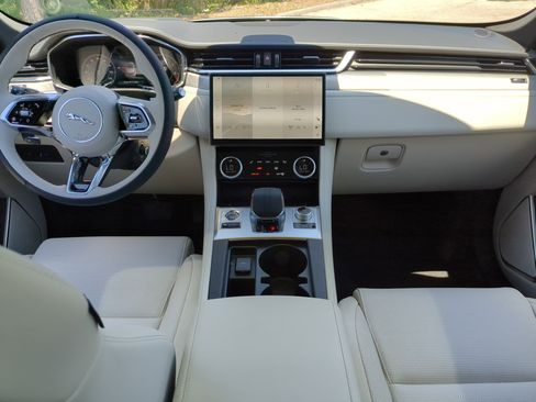 New 2026 Jaguar F-PACE R-Dynamic S image 13