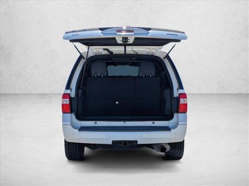 Used 2016 Ford Expedition XLT w/ Equipment Group 202A image 6