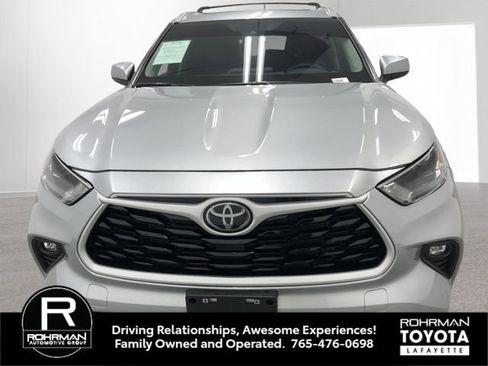 Used 2024 Toyota Highlander XLE image 10