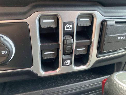 Used 2020 Jeep Gladiator Sport w/ Quick Order Package 24S AWD/4WD image 23