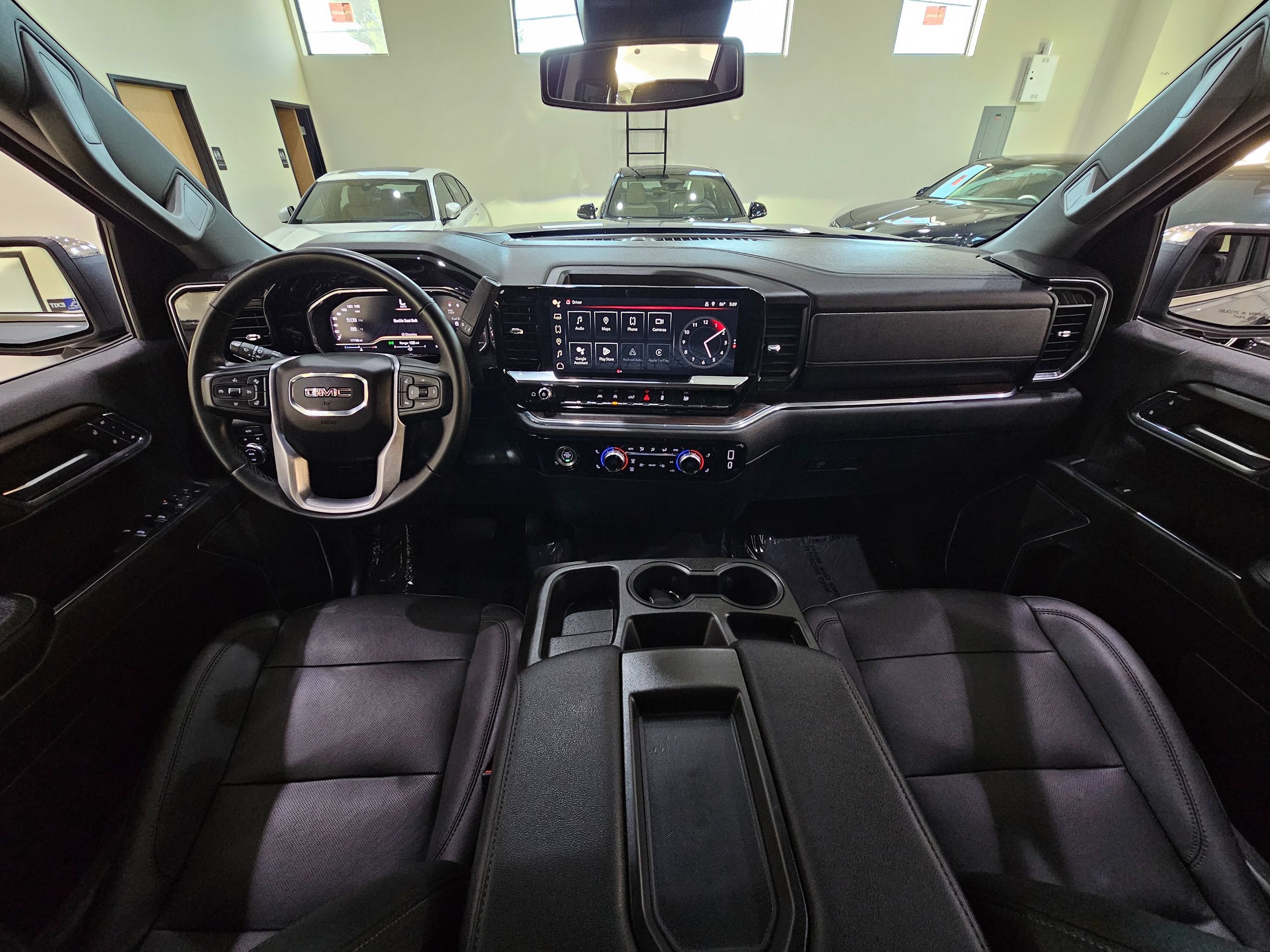 Used 2024 GMC Sierra 1500 SLT AWD/4WD image 21